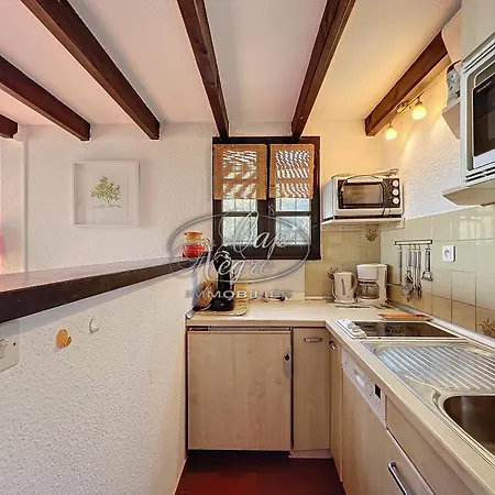 Holiday home Mazet T2 Pour 4 Personnes Avec Jardin Vue Au Mas De Pramousquier Le Lavandou